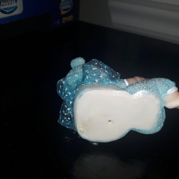 VINTAGE RESIN Baby Shower Cake Topper Baby Boy Blue Figurine in Cradle soother - Picture 4 of 5